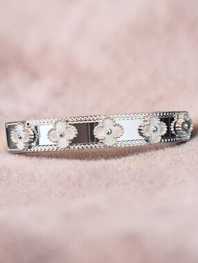 CLOVER BANGLE CUFF BRACELET STAINLESS STEEL SIZE 5.5 - 6